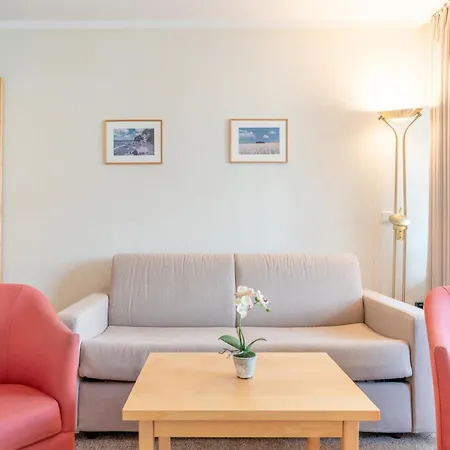 Apartment 501, Seepark *