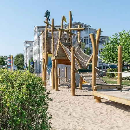 Apartment 501, Seepark *
